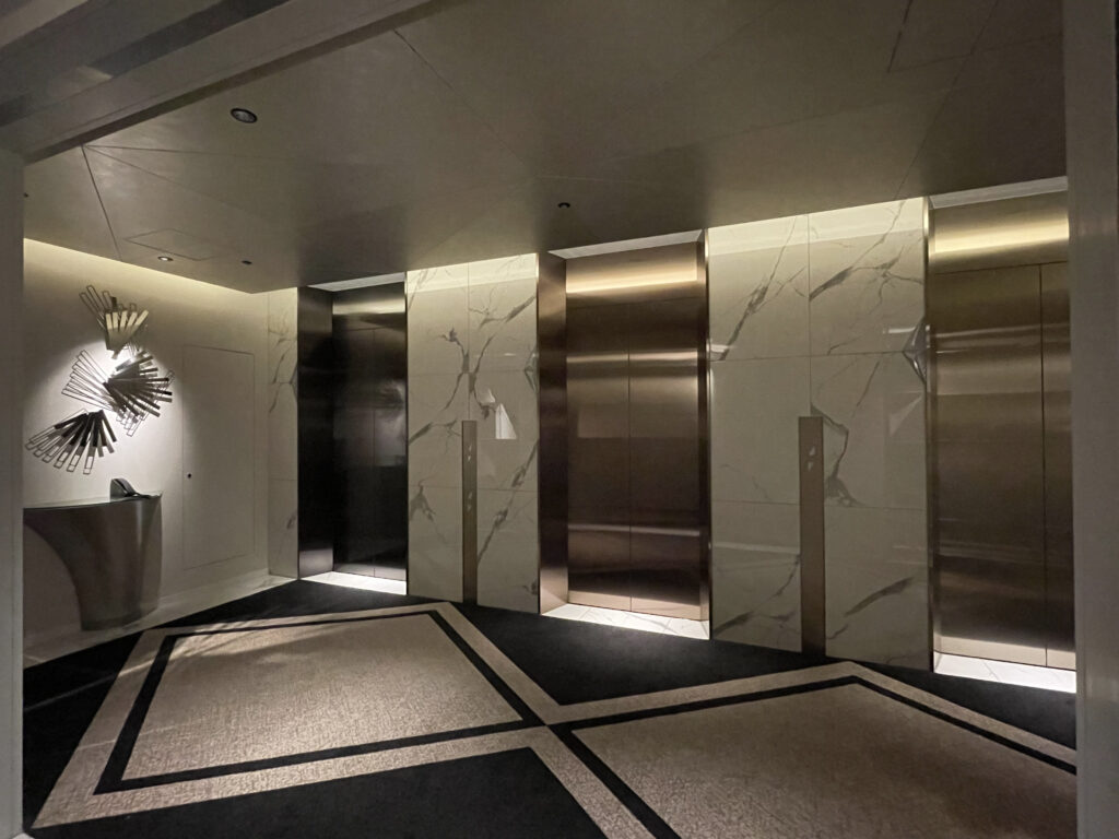 カハラホテル横浜のエレベーターホール
