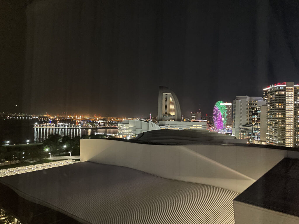 カハラホテル横浜客室からの夜景