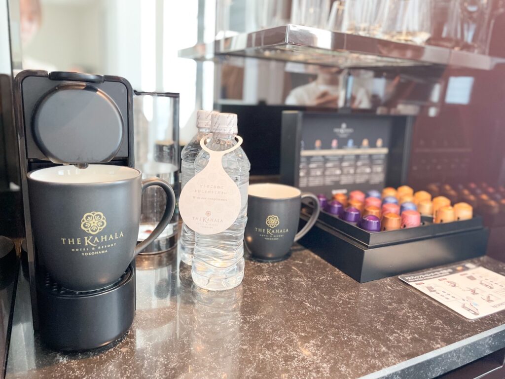 カハラホテル横浜のプレミアスイートに用意されていたコーヒーセット。