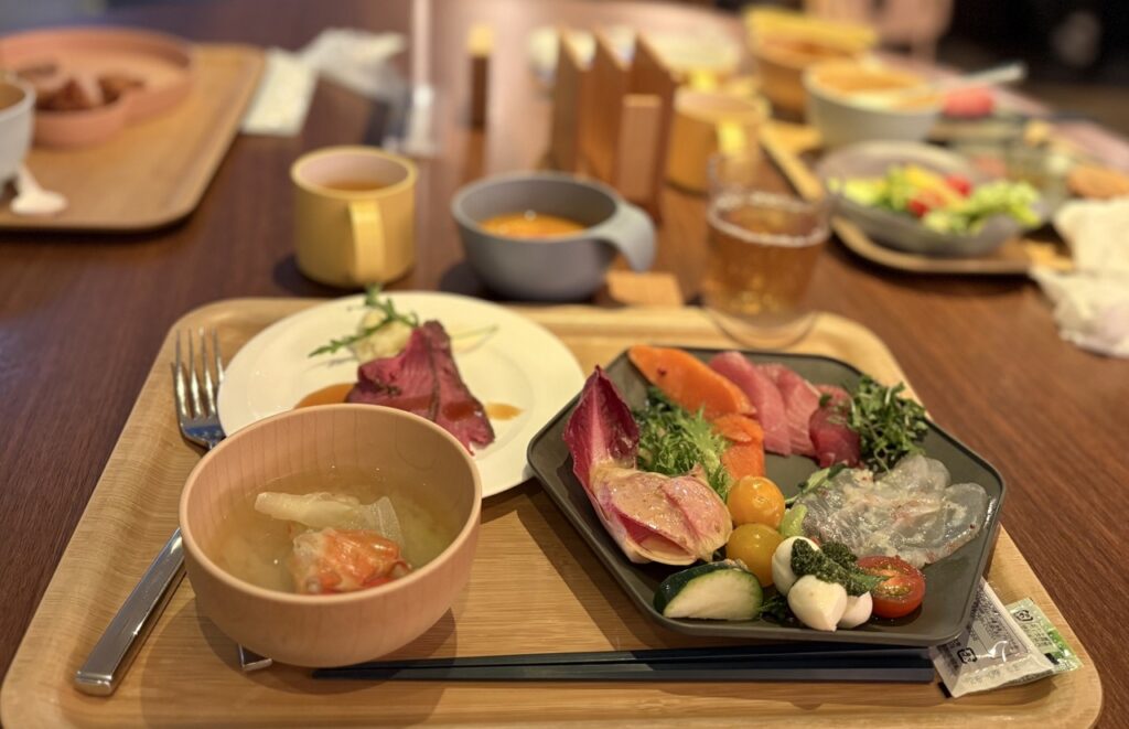 スタジオビュッフェもぐもぐの夕食盛り付け
