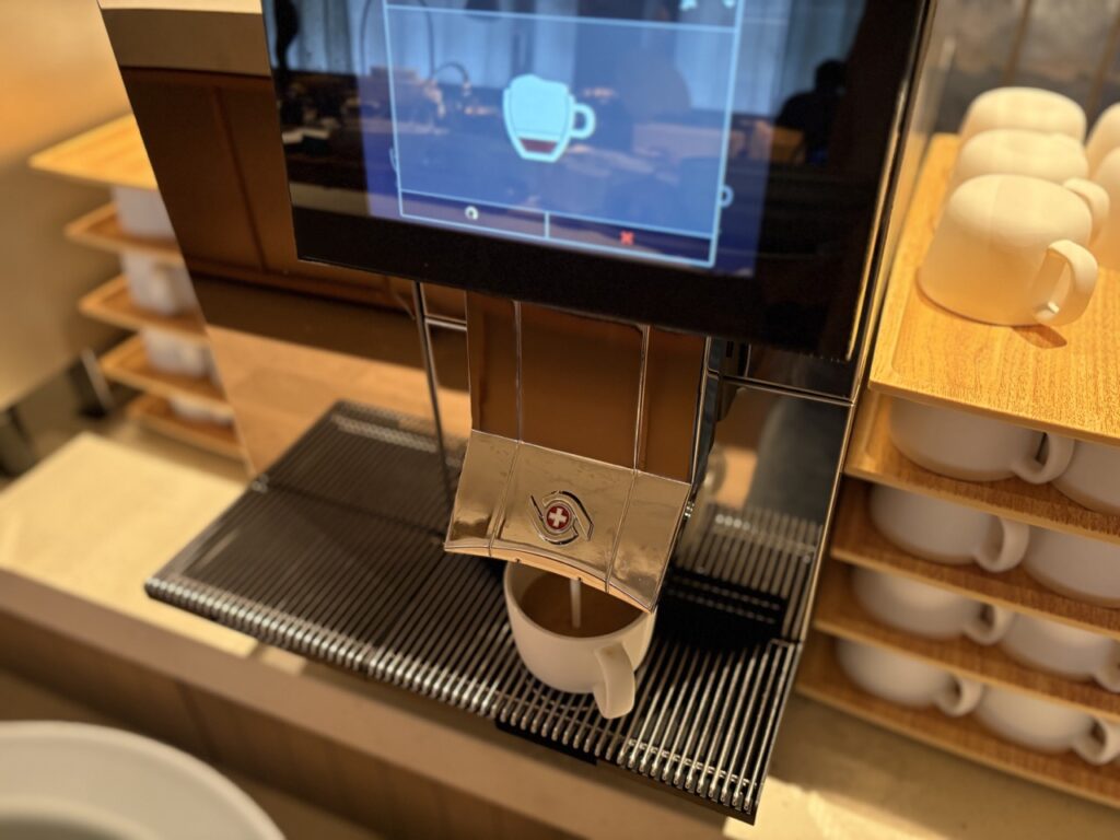 OMO7横浜朝食ビュッフェのコーヒーマシン