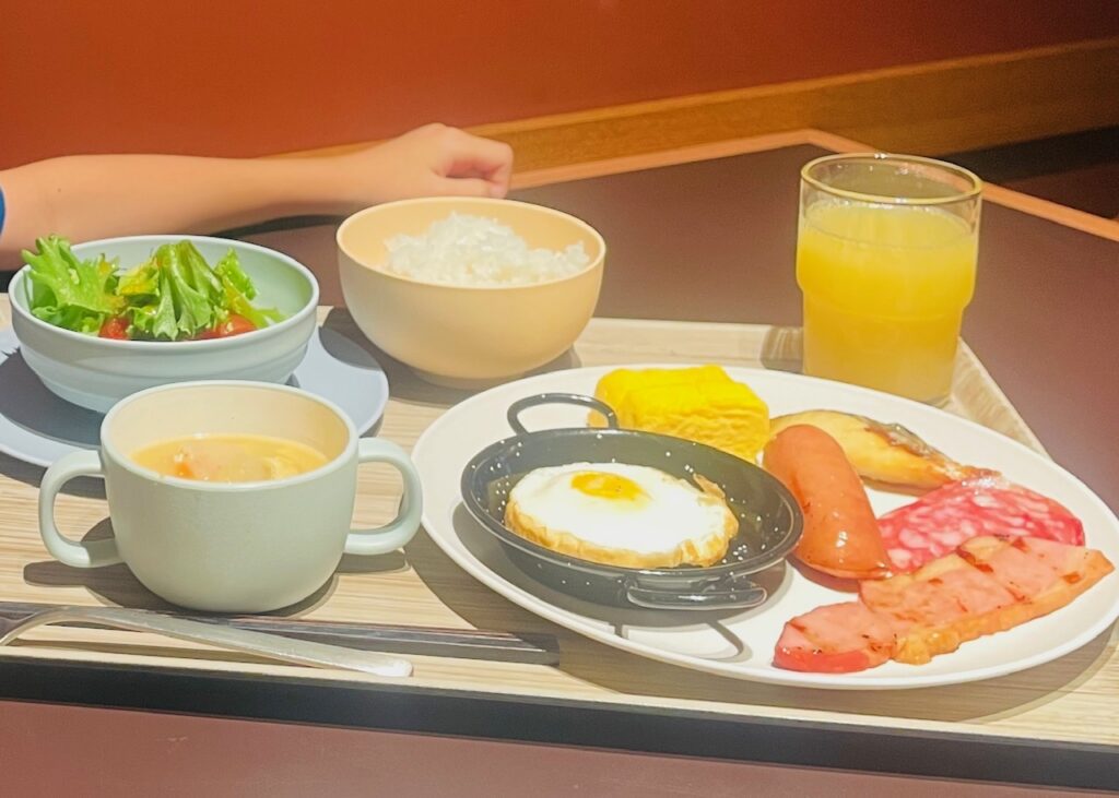 OMO7横浜の朝食ビュッフェで子供が食べた内容