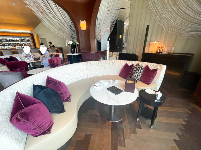 カハラホテル横浜のKahala Loungeのソファ席