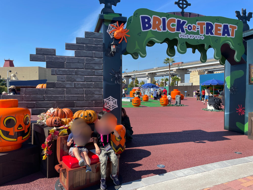 レゴランドのハロウィンエリア入口