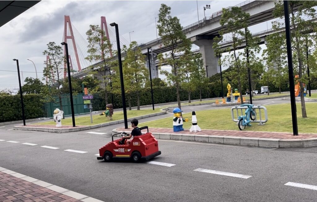 レゴランドの6歳以上のゴーカートコース