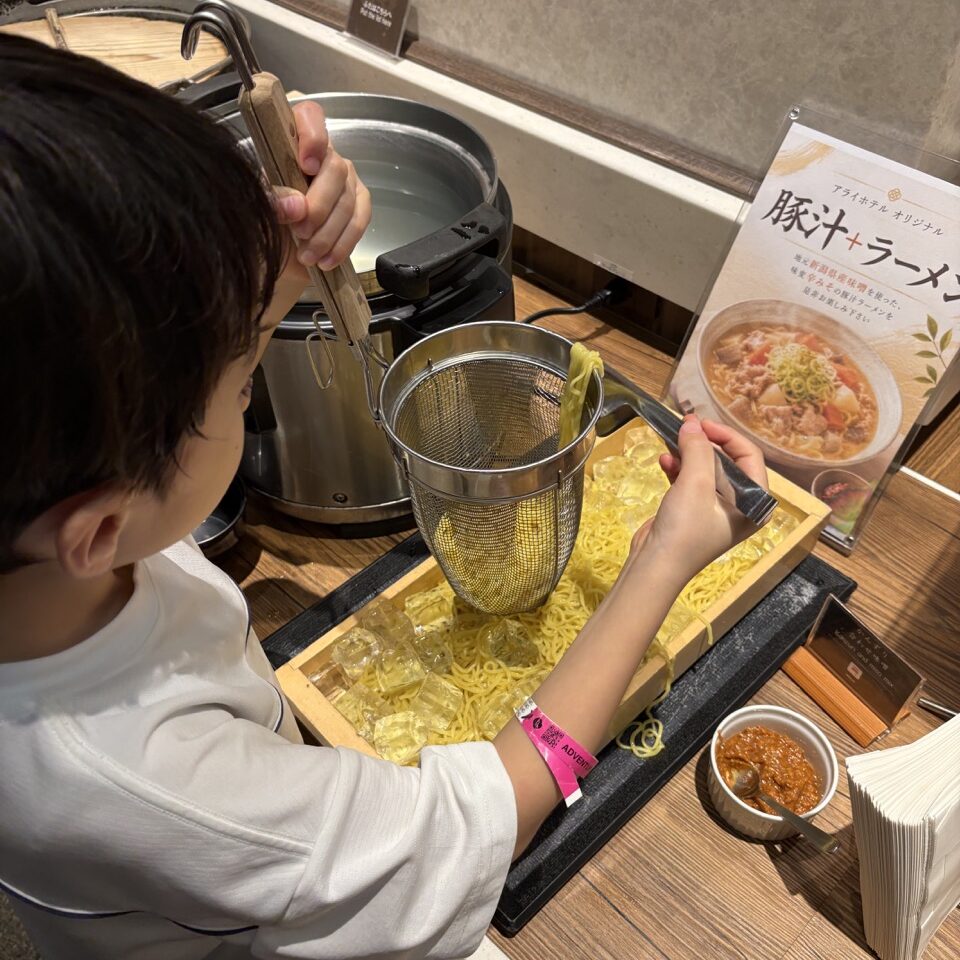 ロッテアライリゾートのTHE PLATE夕食ビュッフェのラーメンコーナー